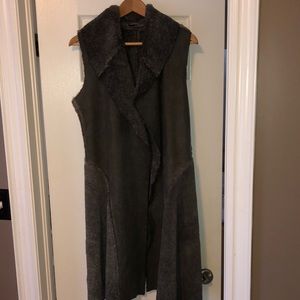 Ladies sleeveless jacket